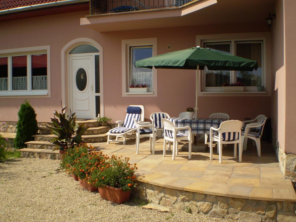 Karolyi Panzio Hotel Eger Exterior photo